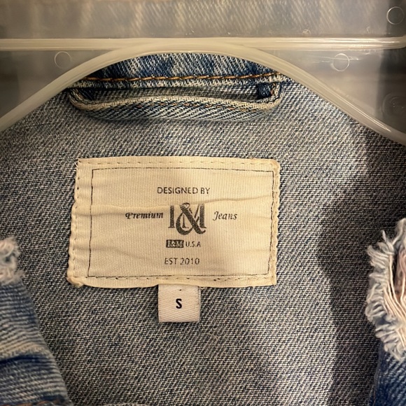 Denim jacket - Picture 2 of 3